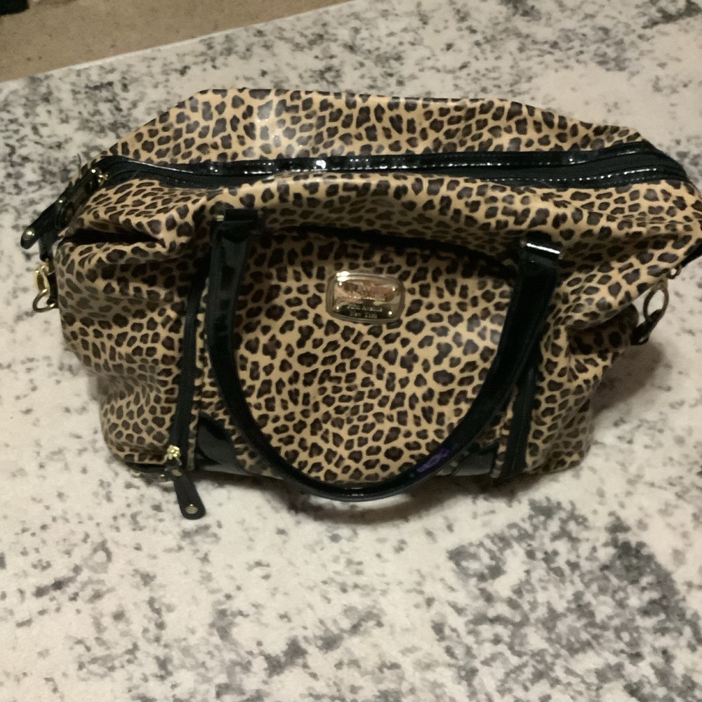 Kathy Van Zeeland Leopard Drop Bottom Carry On Weekend Picnic Travel Bag Duffel